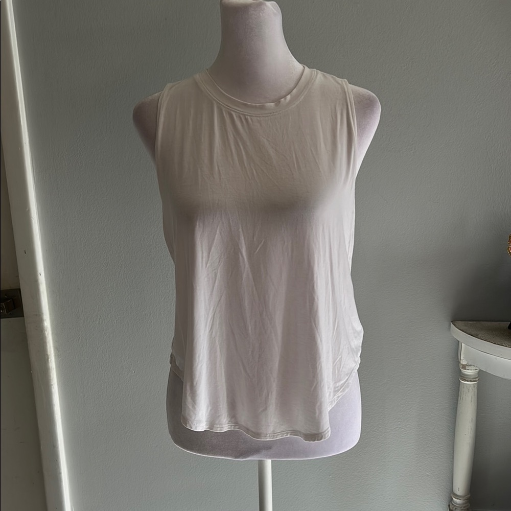 [FOURLAPS] White Sleeveless Athletic Top - Size Small
